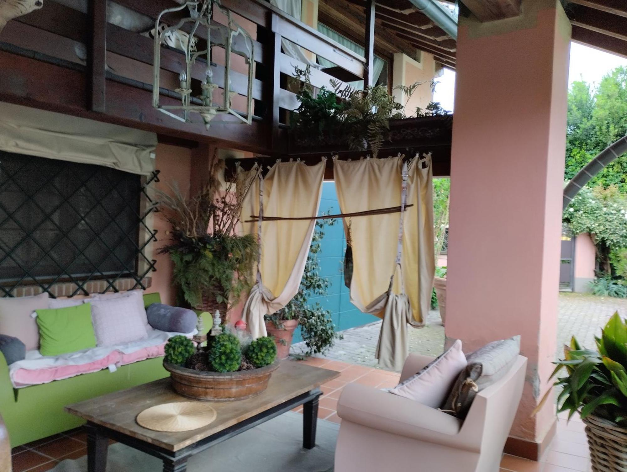 Il Cortiletto Bed & Breakfast Quartiano Екстериор снимка